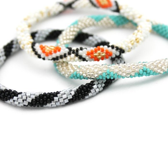 Set of 3 Crocheted Glass Bead Stacking Bracelets NWoT - Picture 4 of 6